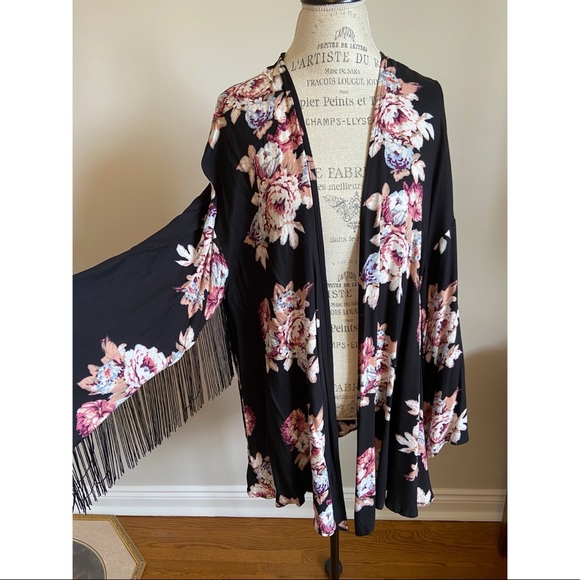 Bohemian, floral cardigan in size M. - Picture 1 of 3